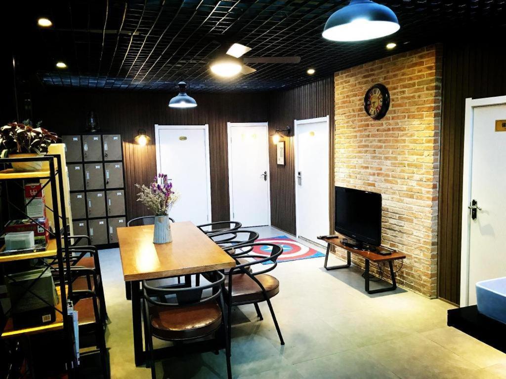 Lantian Garden Hostel Qingdao Bagian luar foto