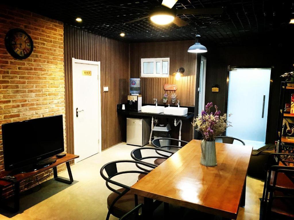 Lantian Garden Hostel Qingdao Bagian luar foto