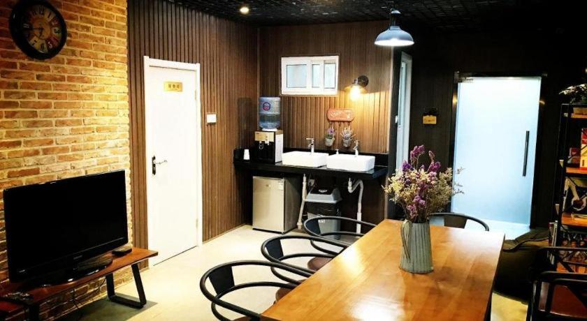 Lantian Garden Hostel Qingdao Bagian luar foto